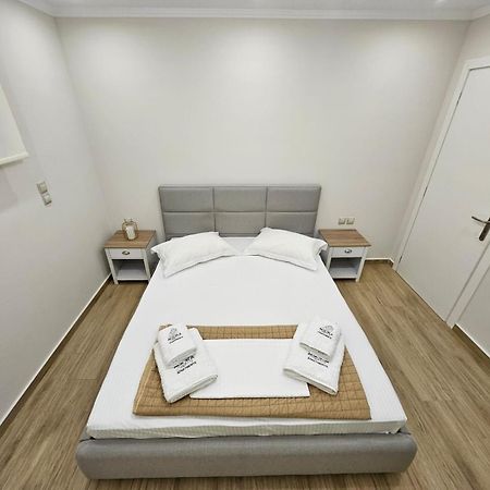 לוטראקי Agora Luxury Villa I מראה חיצוני תמונה