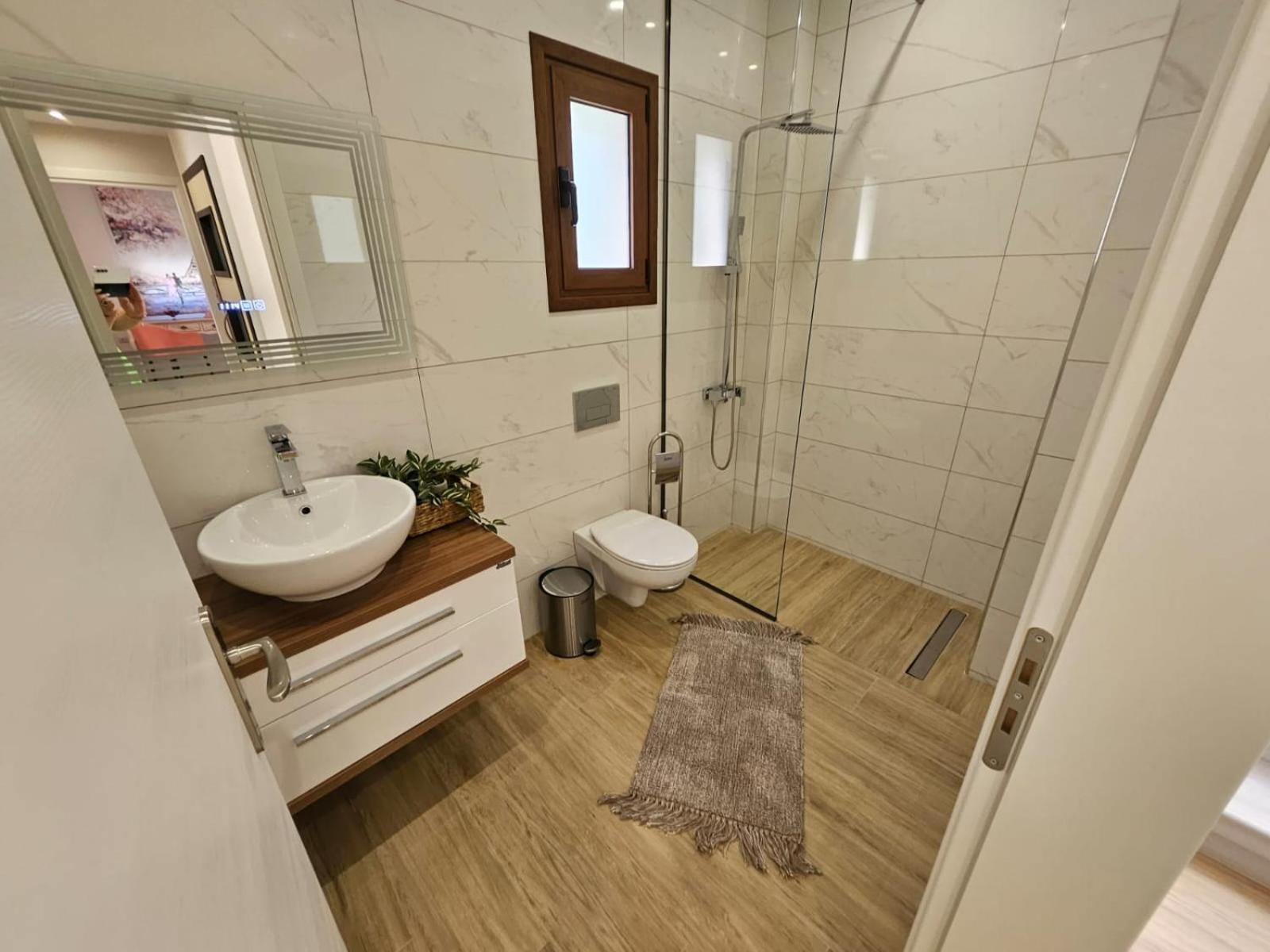 לוטראקי Agora Luxury Villa I מראה חיצוני תמונה