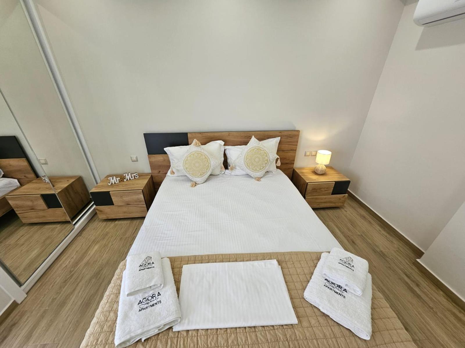 לוטראקי Agora Luxury Villa I מראה חיצוני תמונה