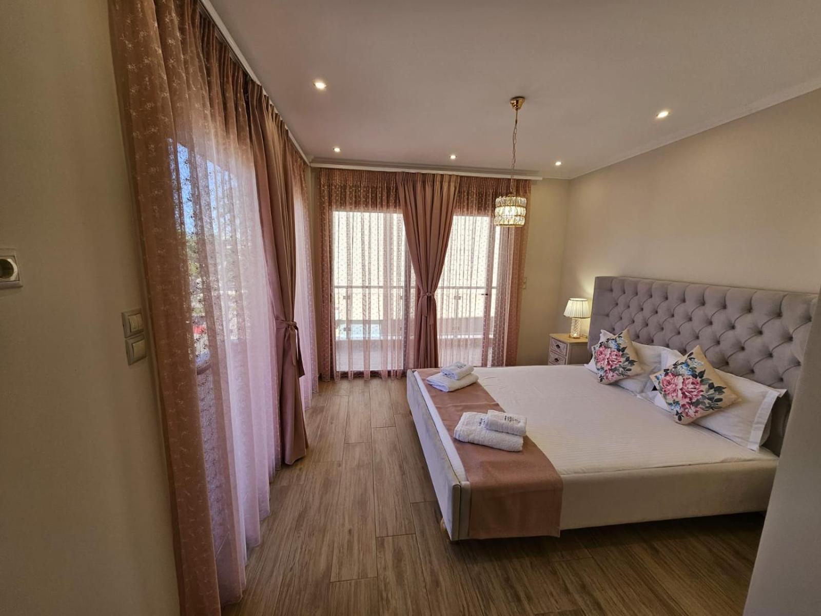 לוטראקי Agora Luxury Villa I מראה חיצוני תמונה