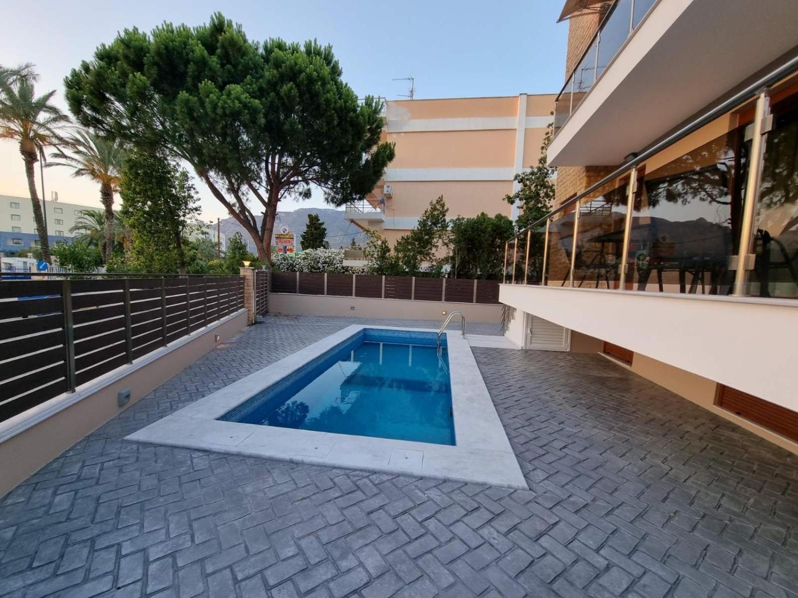 לוטראקי Agora Luxury Villa I מראה חיצוני תמונה